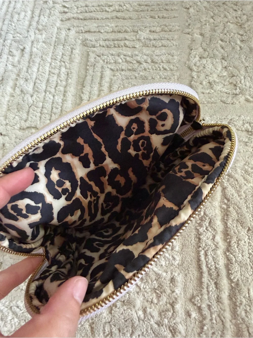 Victoria's Secret Cream Patent Cosmetic Pouch new with tags